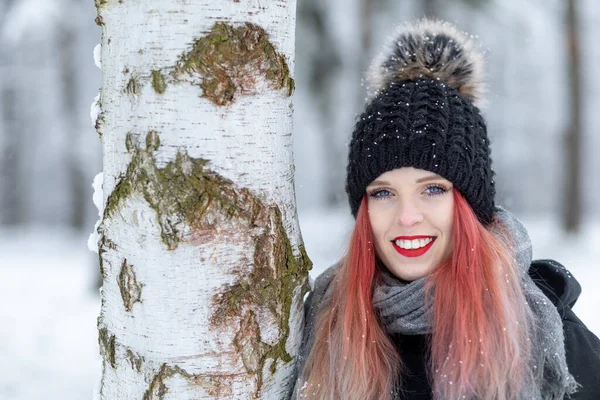 Portrait Attractive Red Hair Girl Next Birch Tree Smiling Camera — Stock Photo, Image