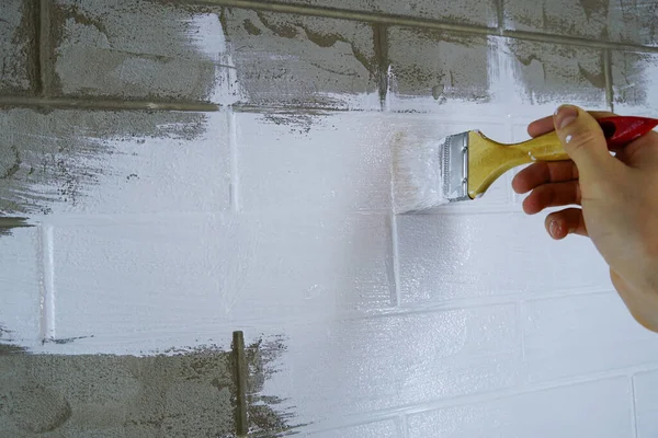 Construction Worker Applies Paint Brick Wall Painter Paints Primers Walls — Stock Photo, Image