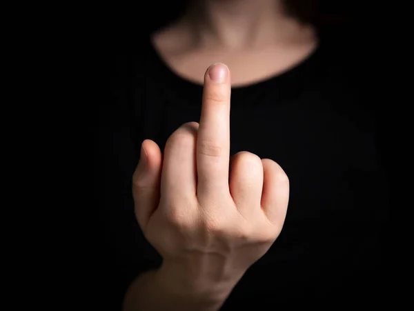Hand Hebt Den Finger Mittelfinger Hebt Hand Gestikuliert Auf Dunklem — Stockfoto