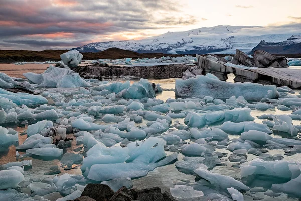 Pôr Sol Colorido Lagoa Glaciar Jokulsarlon Parque Nacional Vatnajokull Islândia — Fotografia de Stock