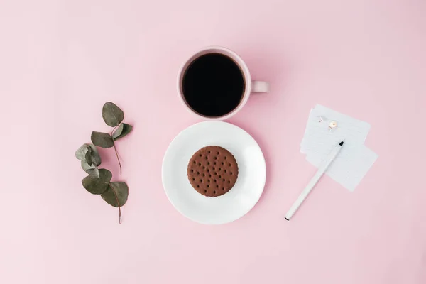 Žena Mezinárodní Den Koncept Káva Pohár Talíř Cookie Větev Poznámky — Stock fotografie