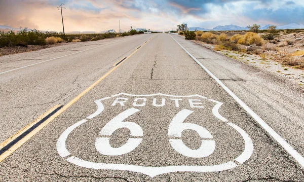 Route Panneau Routier Avec Fond Bleu Ciel Rue Historique Sans — Photo