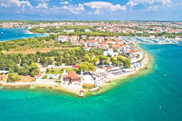 Vista Aérea Bela Praia Mar Com Ilha Oceano Mediterrâneo Fundo — Fotografia de Stock