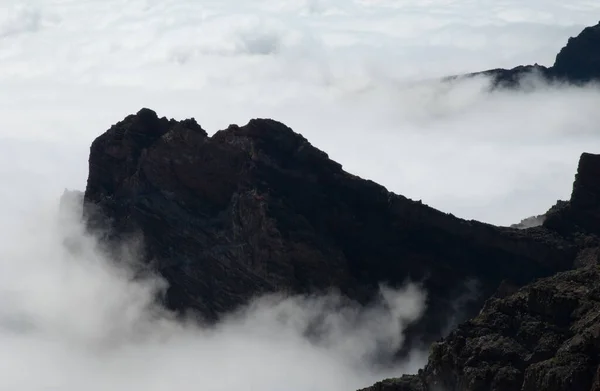 Falésias Uma Cratera Vulcânica Mar Nuvens Parque Nacional Caldera Taburiente — Fotografia de Stock