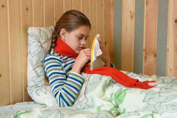 Sick Girl Lying Bed Doing Embroidery Hoop — Stock Photo, Image