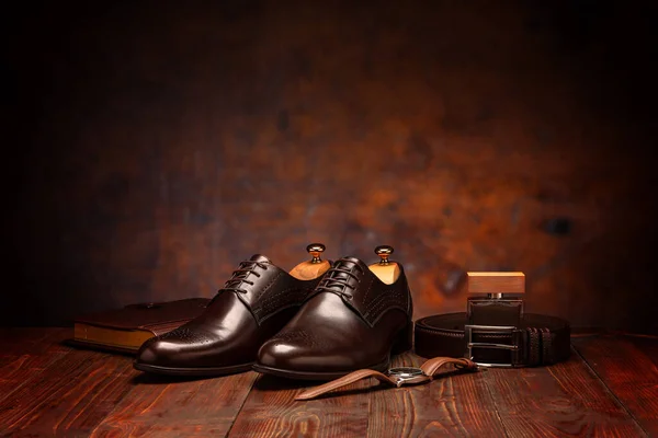 Homme Affaires Mode Nature Morte Avec Nouvelles Chaussures Cuir Brun — Photo