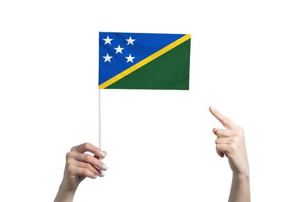 Krásná Ženská Ruka Drží Vlajku Šalamounových Ostrovů Které Ukazuje Prst — Stock fotografie