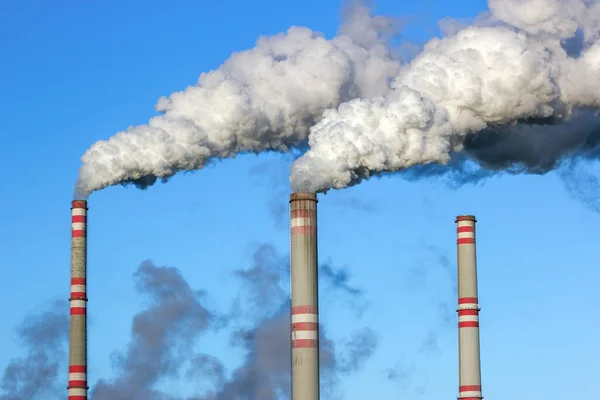 Camino Industriale Fumo Dai Camini Della Fabbrica — Foto Stock