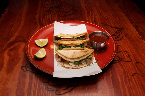 Délicieux Sandwich Avec Viande Légumes Sur Table Bois — Photo