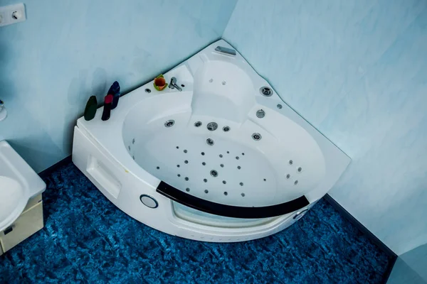 싱크대가 현대식 욕실의 — 스톡 사진
