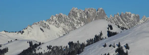 Kışın Gastlosen Sviçre Alplerinde Engebeli Dağlar — Stok fotoğraf