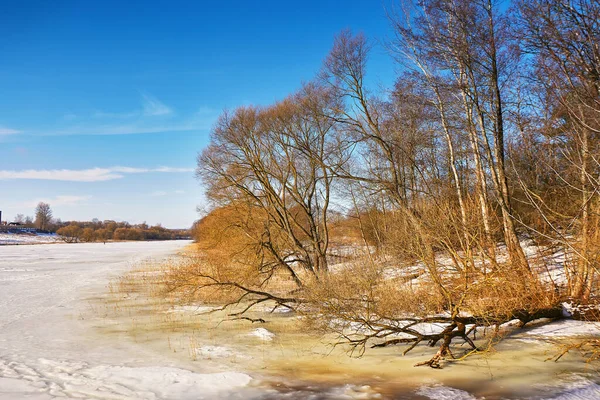 Vorfrühling Mit Schmelzendem Eis Und Schnee Natur März See Und — Stockfoto
