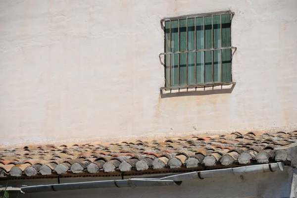Altes Fenster Mit Dach — Stockfoto