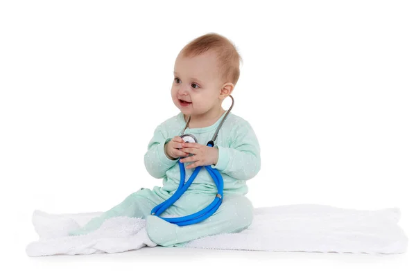 Słodkie Dziewczynka Dziewczyna Stetoskopem Białym Tle — Zdjęcie stockowe