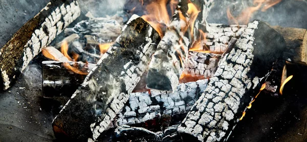 Hot Coals Charred Logs Bbq Fire Ready Cooking Food Close — Stock Photo, Image