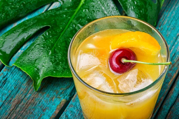 Cold Summer Drink Orange Cocktail Orange Juice Ice — Stock Photo, Image