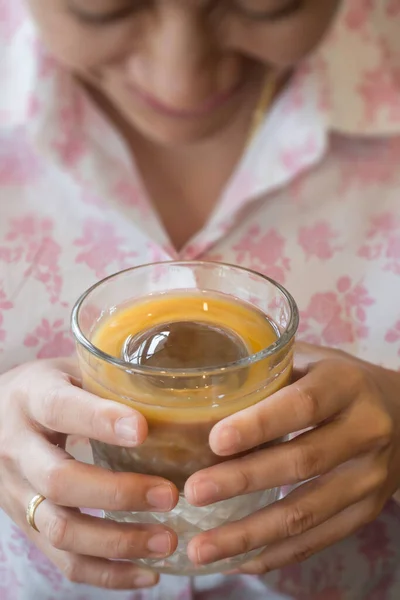 Desfrute Café Latte Com Bola Gelada Foto Stock — Fotografia de Stock