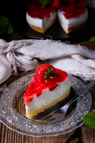 Leckere Erdbeer Frischkäsetorte Mit Keksboden — Stockfoto