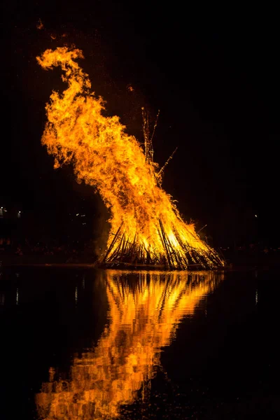 Flammes Feu Sur Plage — Photo