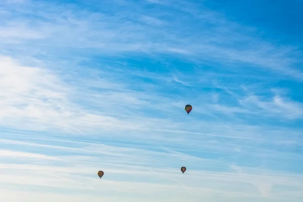Trzy Balony Ogrzane Powietrze Nad Polami Francuskimi Dinan Francja — Zdjęcie stockowe
