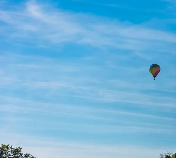 Balon Udara Panas Atas Lapangan Prancis Dinan Prancis — Stok Foto