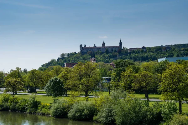 玛丽堡要塞与巴伐利亚市的主要河流 — 图库照片