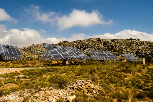 Painéis Solares Telhado Uma Casa — Fotografia de Stock