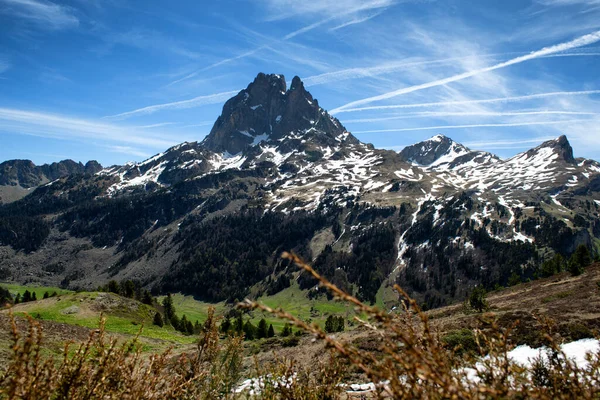 Uma Vista Pic Midi Ossau Primavera Pirinéus Franceses — Fotografia de Stock