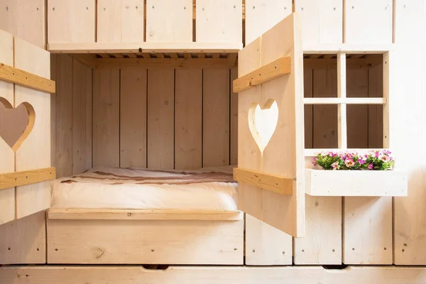 Cama Niño Elegante Moderna Con Persianas Acogedoras Diseño Moderno Cerca — Foto de Stock