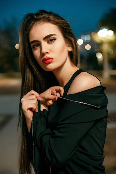Gorgeous Young Model Woman Looking Camera Posing City Wearing Black — Stock Photo, Image