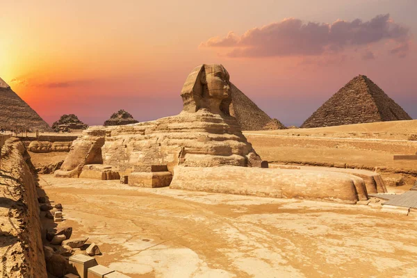 Sfinxen Och Pyramiderna Vackra Nära Solnedgång Utsikt Egypten — Stockfoto