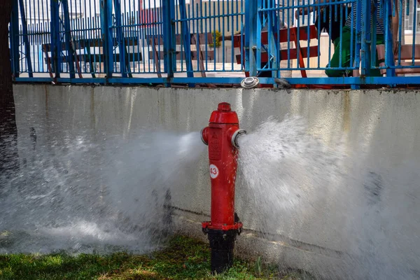 Fontaine Eau Dans Ville — Photo