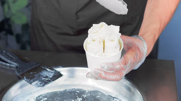 Τηγανισμένα Παγωτά Στο Τηγάνι Φτιάχνω Παγωτό Χέρι Φτιαγμένο Για Παγωτό — Φωτογραφία Αρχείου