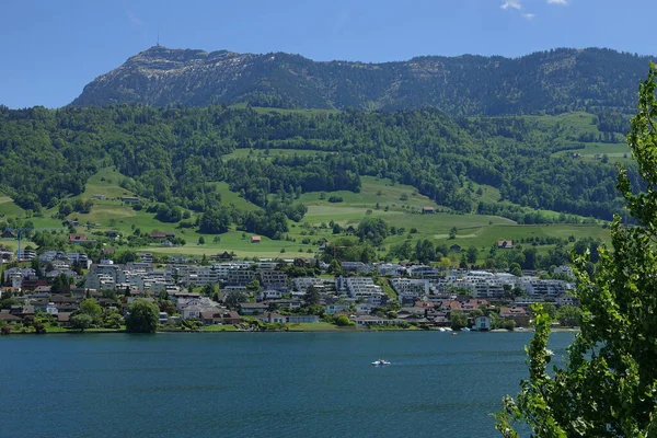 Lago Lucerna Suiza Con Las Montañas Circundantes —  Fotos de Stock