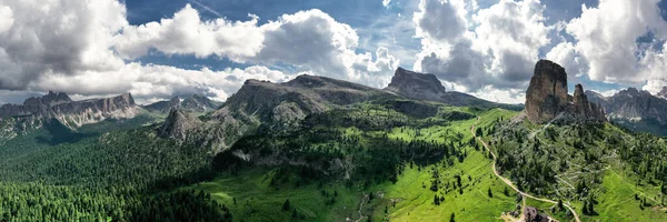 Bella Vista Sulle Montagne — Foto Stock