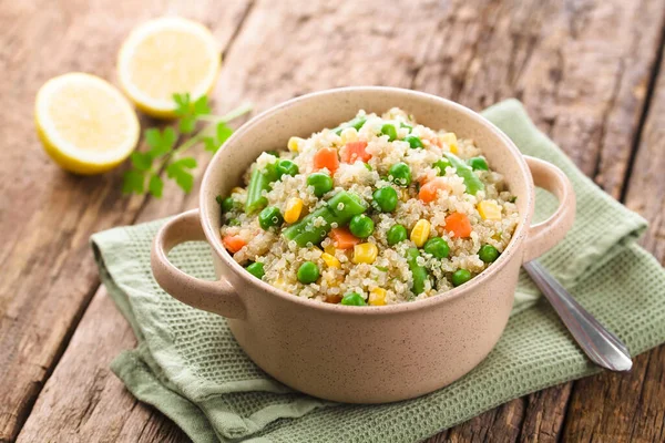 Fresh Homemade Cooked White Quinoa Colorful Vegetables Green Peas Sweet — Stock Photo, Image