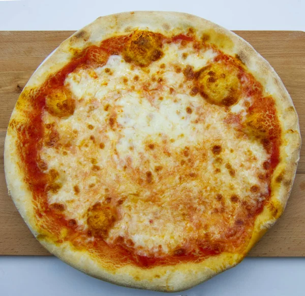 Pizza Margherita Ist Die Traditionelle Italienische Pizza — Stockfoto