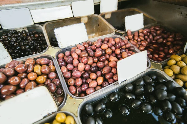 Assortment Fresh Healthy Green Black Olives Sale Farmers Food Market — Stock Photo, Image