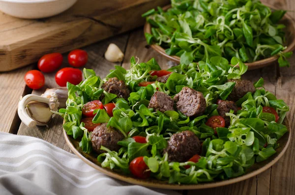 Heerlijke Salade Met Kip Groenten — Stockfoto
