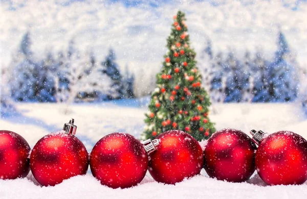Palle Natale Rosso Come Decorazione Natale Con Albero Natale Paesaggio — Foto Stock
