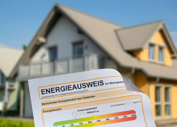 Certificado Desempenho Energético Com Uma Casa Isolada Segundo Plano — Fotografia de Stock