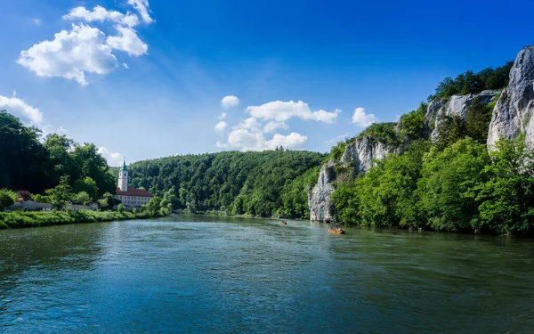 韦尔特堡多瑙河峡谷和修道院 — 图库照片