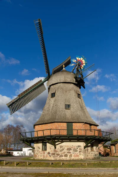 Hollanda Yel Değirmeni — Stok fotoğraf