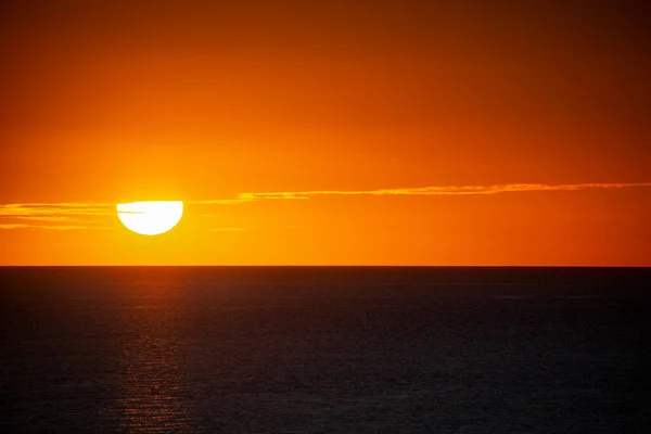 Ηλιοβασίλεμα Πάνω Από Θάλασσα — Φωτογραφία Αρχείου