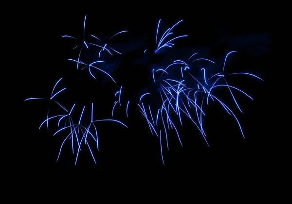 Ein Großes Feuerwerk Vor Schwarzem Hintergrund Der Nacht — Stockfoto