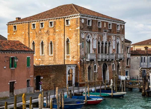 Pintoresca Isla Murano Laguna Veneciana Está Entrelazada Con Canales Calles — Foto de Stock