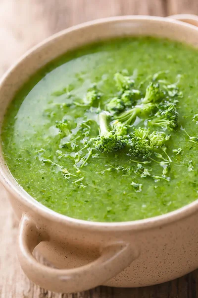 Frische Hausgemachte Brokkolicreme Suppe Schüssel Garniert Mit Brokkoliröschen Selektiver Fokus — Stockfoto