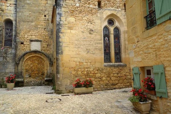 Стара Кам Яна Стіна Маленьким Вікном — стокове фото