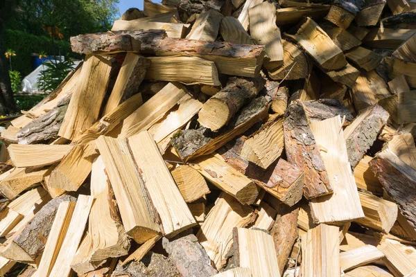 Haufen Brennholz Für Das Feuer — Stockfoto