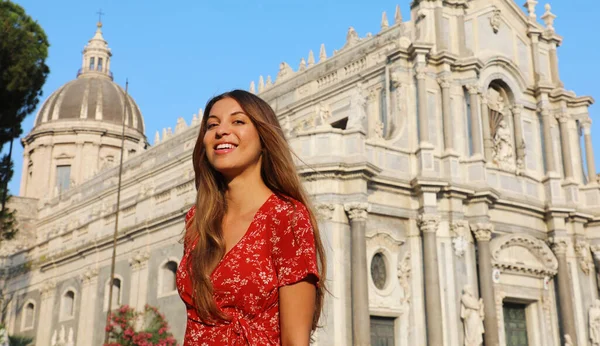 Reisen Sie Siciliy Schöne Lächelnde Mädchen Besucht Catania Kathedrale Bei — Stockfoto